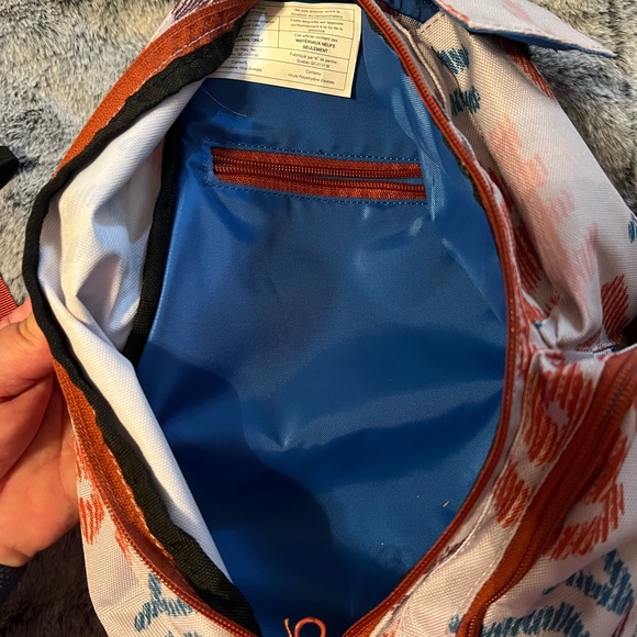 NWOT Kavu Sling Bag - Picture 2 of 4